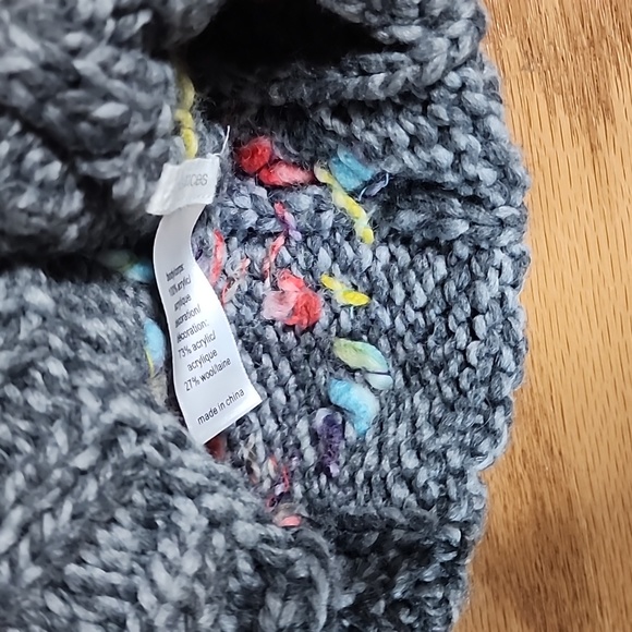 🌲Maurice's Winter Hat🌲 - Picture 3 of 3